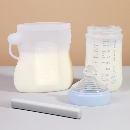 Tin tức công ty mới nhất về Thùng sữa silicone cao cấp ️ Có thể sử dụng lại, không độc hại, bảo mật cho em bé, lưu trữ sữa mẹ cho gia đình, du lịch và các bà mẹ bơm