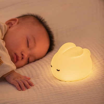 Giá tốt. Thỏ Night Light For Kids đèn Cute đèn 16 màu Tap silicone trẻ em Night Light For Kids Night Light USB sạc lại trực tuyến