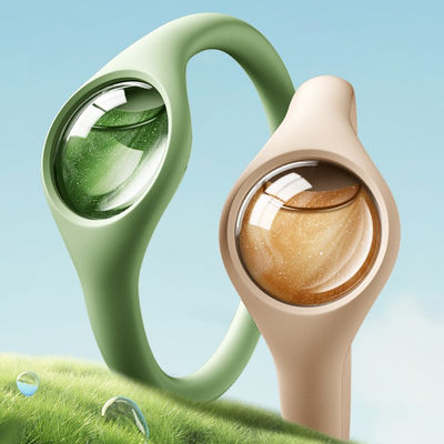 Chiếc vòng tay chống muỗi silicone tái sử dụng